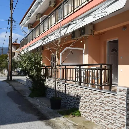 Lafazanis 3* Vrasná