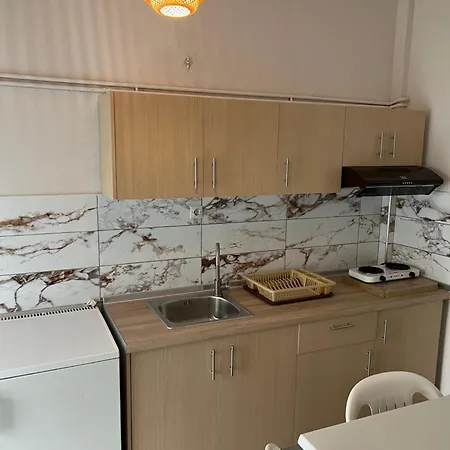 Lafazanis Lejlighedshotel Vrasná